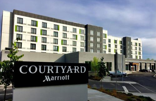 Prince George Hotel | Courtyard by Marriott Prince George