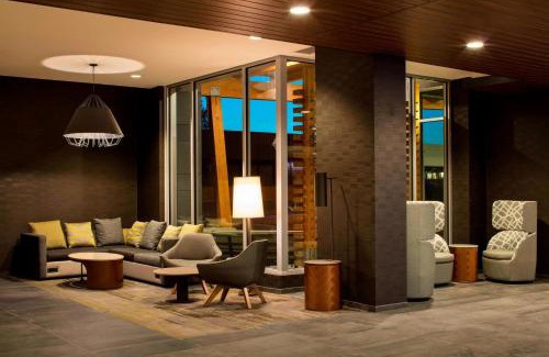 Prince George Hotel | Courtyard by Marriott Prince George