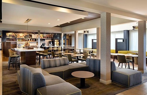 Raisin Hotel | Courtyard by Marriott Fresno