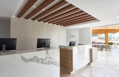 Palm Beach Resort | Courtyard by Marriott Aruba Resort