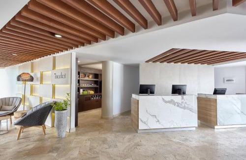 Palm Beach Resort | Courtyard by Marriott Aruba Resort