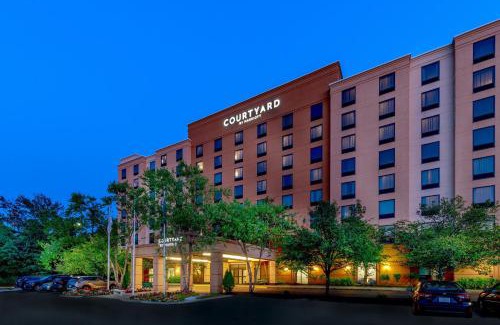 Billerica Hotel | Courtyard by Marriott Boston Billerica Bedford