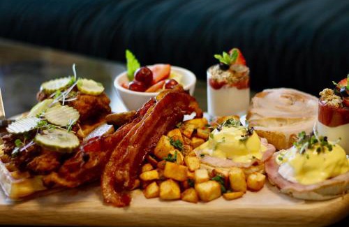 Seton Hotel | Courtyard by Marriott Calgary South