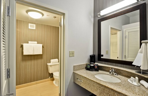 Dallas Design District Hotel | Courtyard by Marriott Dallas Medical/Market Center