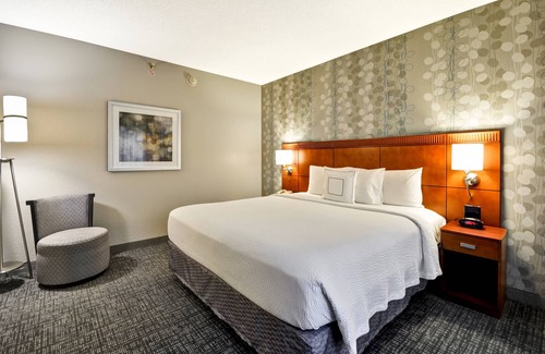 Dallas Design District Hotel | Courtyard by Marriott Dallas Medical/Market Center