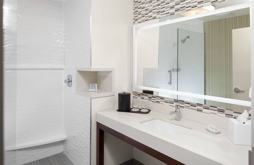 DeLand Hotel | Courtyard by Marriott DeLand Historic Downtown