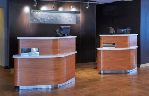 Livonia Hotel | Courtyard by Marriott Detroit Livonia