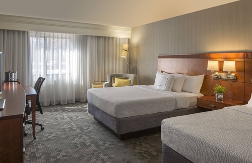 East Paris Hotel | Courtyard by Marriott Grand Rapids Airport