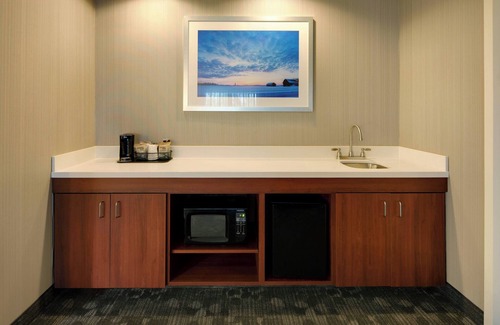 East Paris Hotel | Courtyard by Marriott Grand Rapids Airport