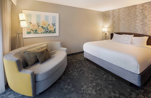 East Paris Hotel | Courtyard by Marriott Grand Rapids Airport