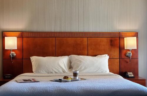 Hamilton Hotel | Courtyard by Marriott Hamilton