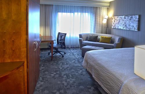 Hamilton Hotel | Courtyard by Marriott Hamilton