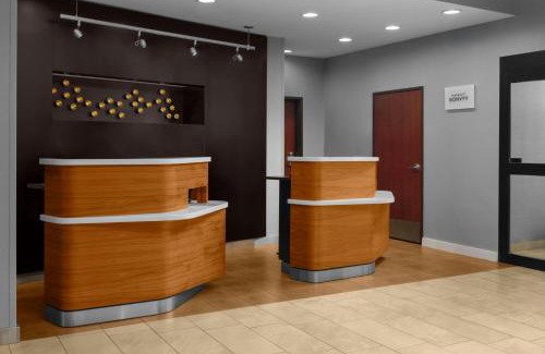 Kingwood Hotel | Courtyard By Marriott Houston Kingwood