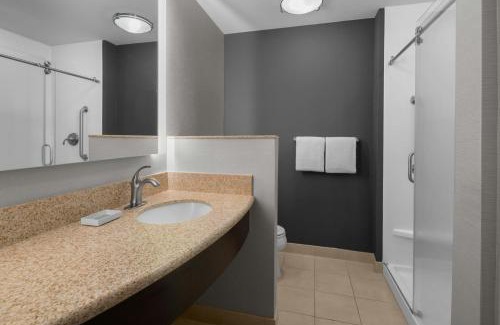 Kingwood Hotel | Courtyard By Marriott Houston Kingwood