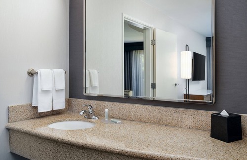 Kingston Hotel | Courtyard by Marriott Kingston