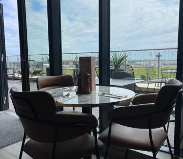 Harlington Hotel | Courtyard by Marriott London Heathrow Airport