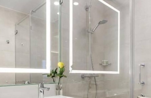 Business District House | Courtyard by Marriott Vilnius Superior Double BB