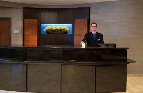 Madison Hotel | Courtyard by Marriott Madison East