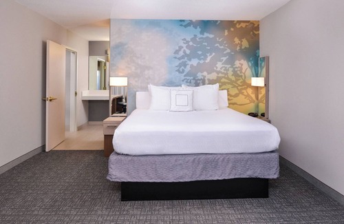 Brown Deer Hotel | Courtyard by Marriott Milwaukee Brown Deer