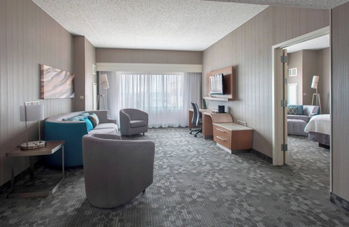 Elizabeth Hotel | Courtyard by Marriott Newark Elizabeth