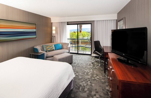 Oakland Hotel | Courtyard by Marriott Oakland Airport