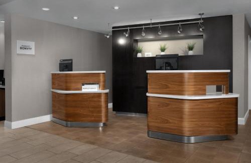 Orlando Hotel | Courtyard by Marriott Orlando East/UCF Area
