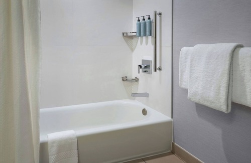 Paramus Hotel | Courtyard by Marriott Paramus