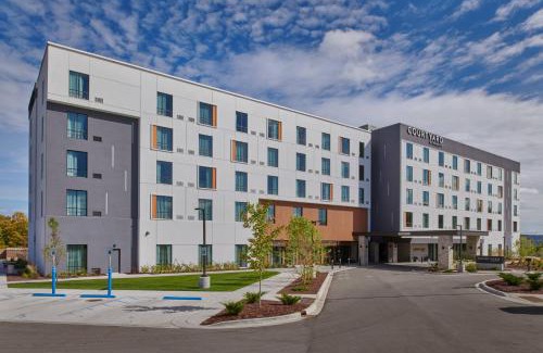 Petoskey Hotel | Courtyard by Marriott Petoskey at Victories Square