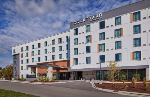 Petoskey Hotel | Courtyard by Marriott Petoskey at Victories Square