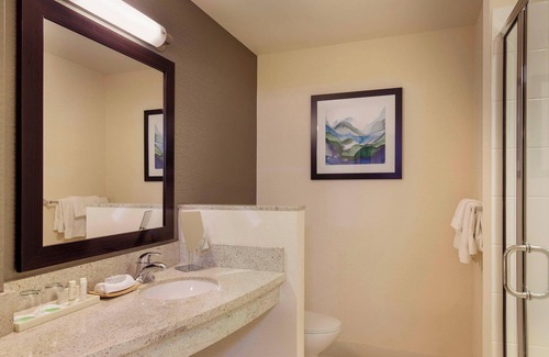 Downtown Portland Hotel | Courtyard by Marriott Portland City Center