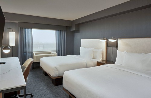 Regina Hotel | Courtyard by Marriott Regina Downtown