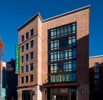 Downtown Richmond Hotel | Courtyard by Marriott Richmond Downtown