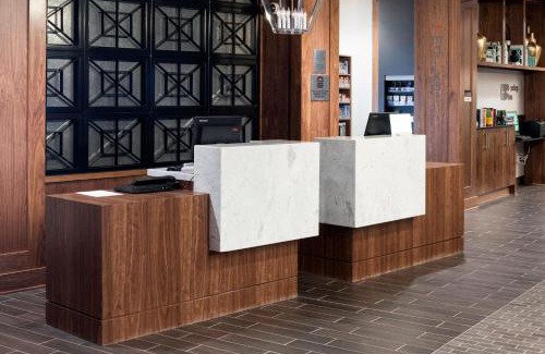 Downtown Richmond Hotel | Courtyard by Marriott Richmond Downtown