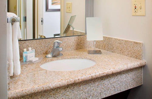Sandston Hotel | Courtyard by Marriott Richmond Airport