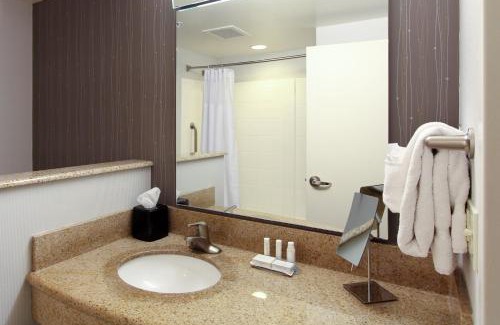 Salina Hotel | Courtyard by Marriott Salina