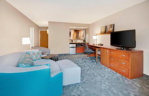Savannah Hotel | Courtyard by Marriott Savannah Midtown