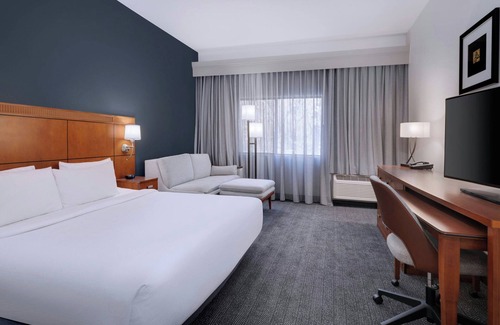 Bearss Plaza Hotel | Courtyard by Marriott Tampa North/I-75 Fletcher