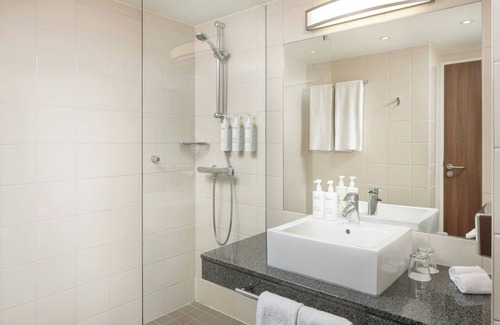 Saint - Martin - du - Touch Hotel | Courtyard by Marriott Toulouse Airport