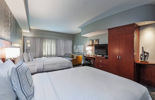 South Tulsa Hotel | Courtyard by Marriott Tulsa Woodland Hills