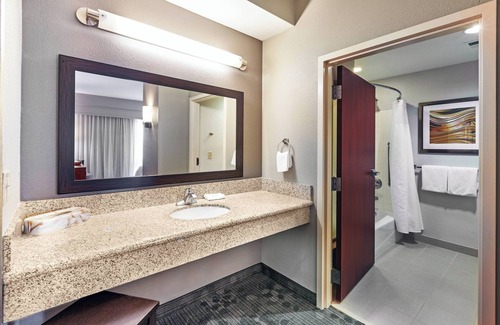 South Tulsa Hotel | Courtyard by Marriott Tulsa Woodland Hills