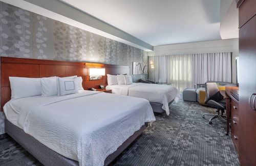 South Tulsa Hotel | Courtyard by Marriott Tulsa Woodland Hills