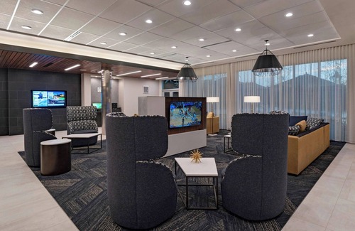 Sugar Land Hotel | Courtyard by Marriott Houston Sugar Land/Lake Pointe