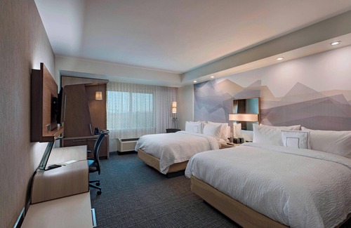 Sugar Land Hotel | Courtyard by Marriott Houston Sugar Land/Lake Pointe