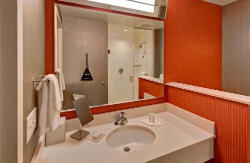 Westbury Hotel | Courtyard by Marriott Westbury Long Island