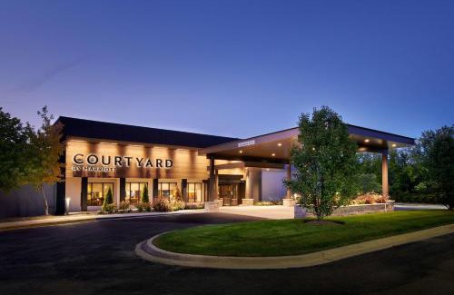 Highland Park Hotel | Courtyard Chicago Highland Park/Northbrook