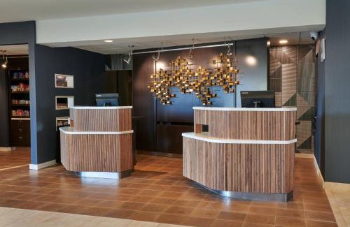 Half Day Hotel | Courtyard Chicago Lincolnshire