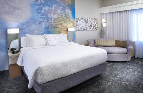 North Olmsted Hotel | Courtyard Cleveland Airport North
