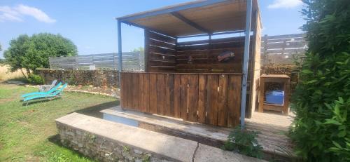 Bazoges-en-Pareds House | Courtyard cosy cottage