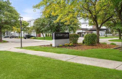 Romulus Hotel | Courtyard Detroit Metro Airport Romulus