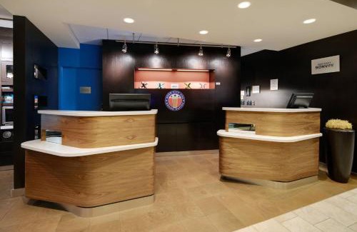 East Paris Hotel | Courtyard Grand Rapids Airport